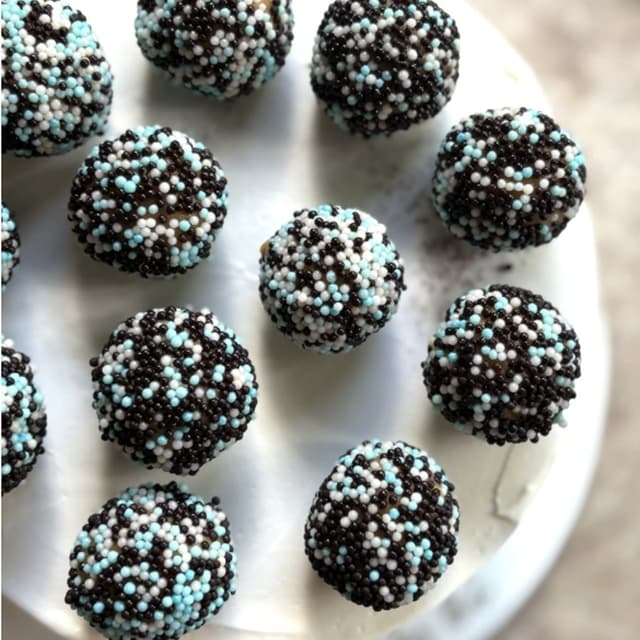 Brigadeiros confeitados