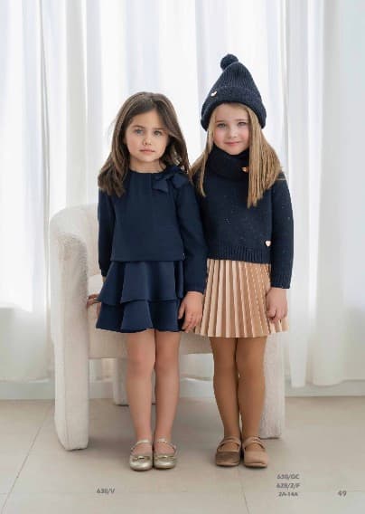 Conjunto marinho plissado